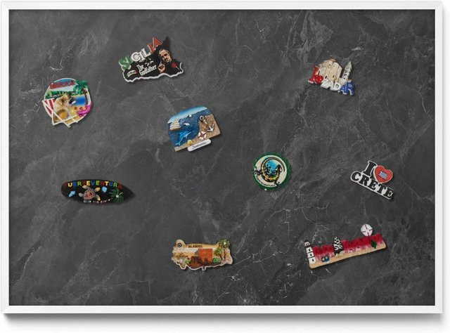 Tulup Magnettafel aus Metall für Souvenirs in Dunkler Steinstruktur mit weißem Rahmen, B: 100 cm, H: 70 cm - Bild 1