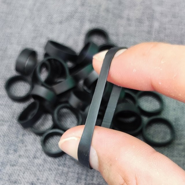 500 Stück elastische schwarze Gummiringe aus Latex als dehnbares Zubehör für Büro und Haushalt - Bild 1