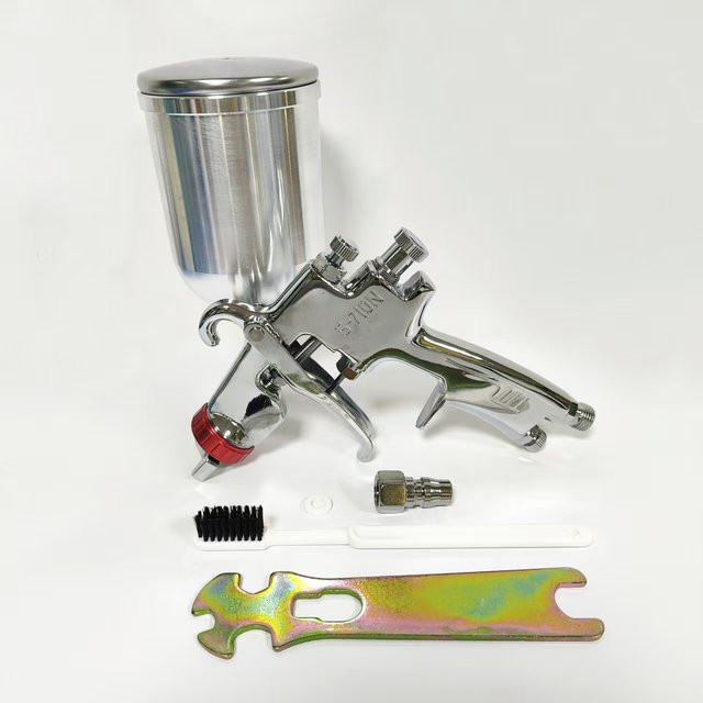 Professionelle S710 Spritzpistole mit 1,3 mm Düse in Silber für Autolackierungen und Airbrush-Anwendungen - Bild 1