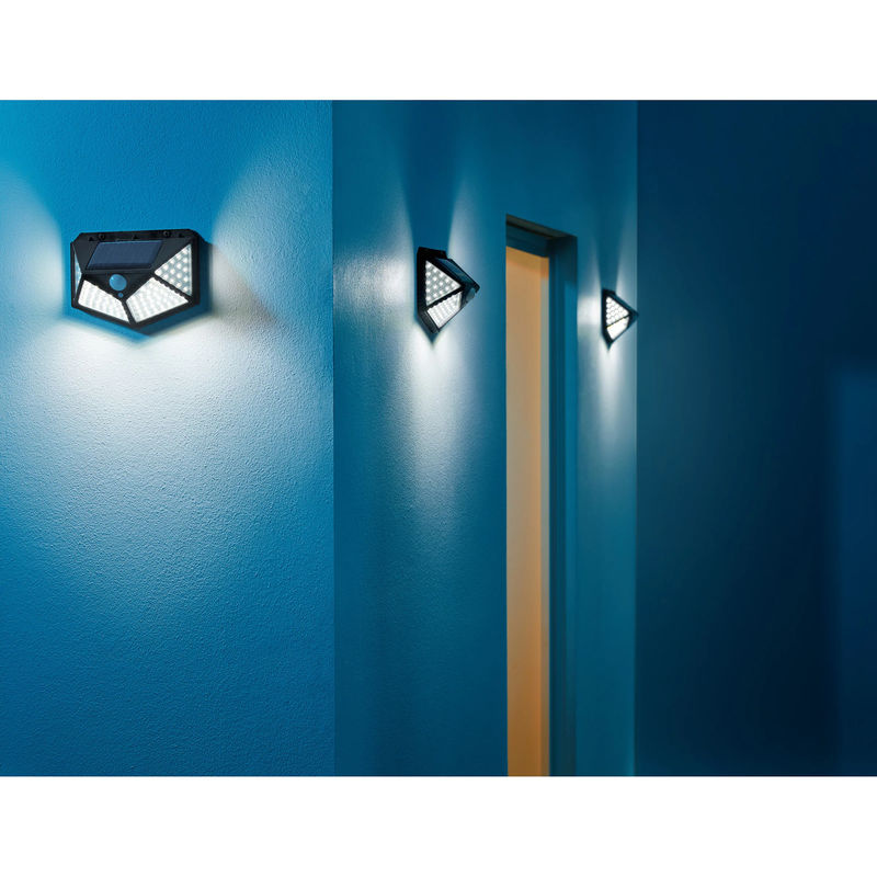 Genialo Solar-LED-Flutlicht mit Bewegungsmelder in Schwarz für den Garten - Bild 2