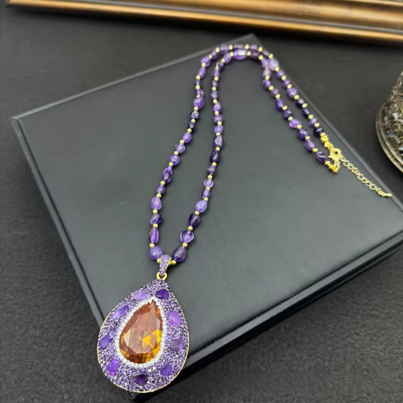 Halskette mit Amethyst Kristall Anhänger, Süßwasserperlen, Unisex - Bild 2
