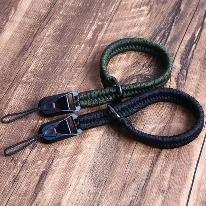 VIKEFON Handgelenk-Armband aus gewebtem Seil mit Quick Release Schnalle für Leica Sony Fujifilm Canon Nikon in Schwarz und Grün - Bild 3