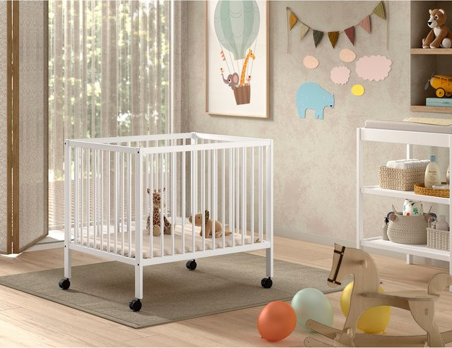 Vipack Laufgitter für Babys aus massiver Buche, 3-fach höhenverstellbar, weiß lackiert, inklusive Rollen - Bild 1