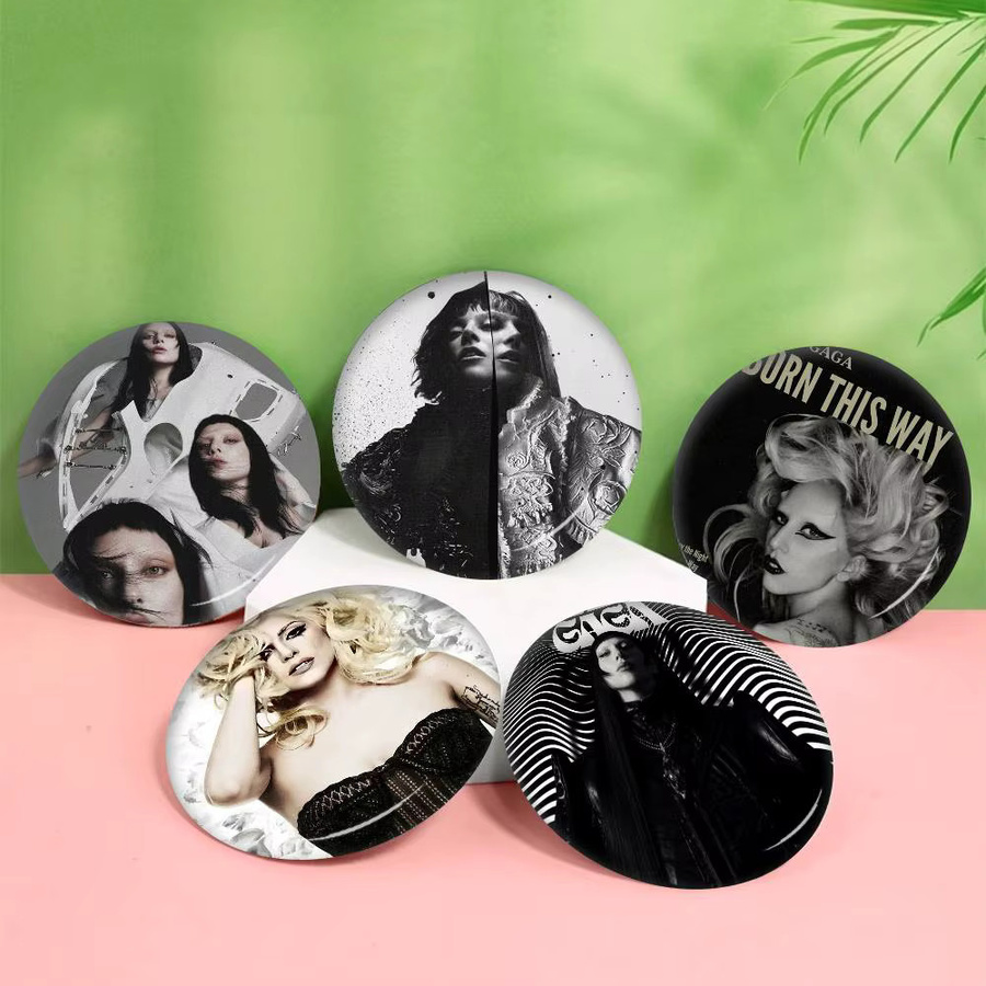 Brosche Sänger L-Lady Gaga Mayhem Soft Button Pin - Bild 2