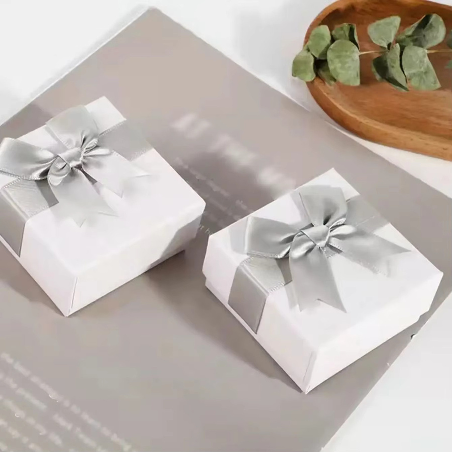 Schmuckbox aus Papier für Halsketten, Ringe und Ohrringe in verschiedenen Farben und Weiß - Bild 2