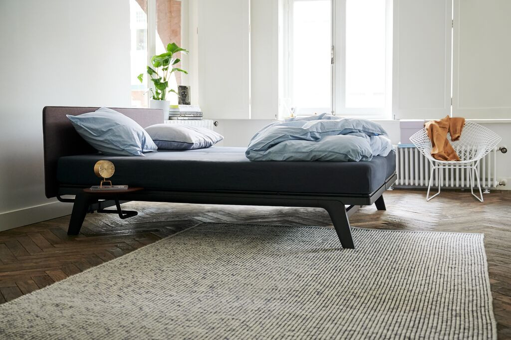 Auping Original Bett in Schwarz mit gepolstertem Rahmen und Metallgestell - Bild 2