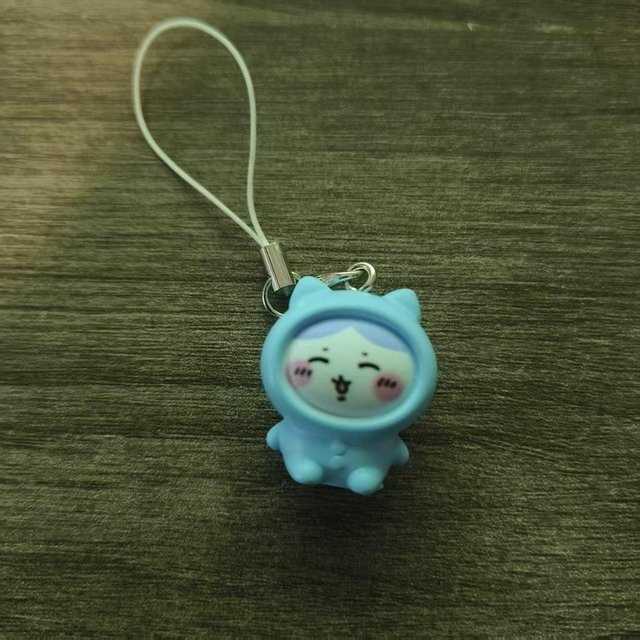 Kawaii Usagi Hachiware Handy-Lanyard aus Harz als Taschenanhänger in Blau - Bild 1