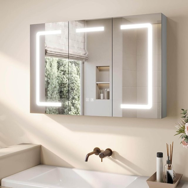 SONNI 3 Türiger Spiegelschrank für das Badezimmer mit LED-Beleuchtung, Anti-Beschlag, Steckdose und Dimmfunktion, Grau/Braun, B/H/T: 60 x 90 x 13 cm - Bild 1