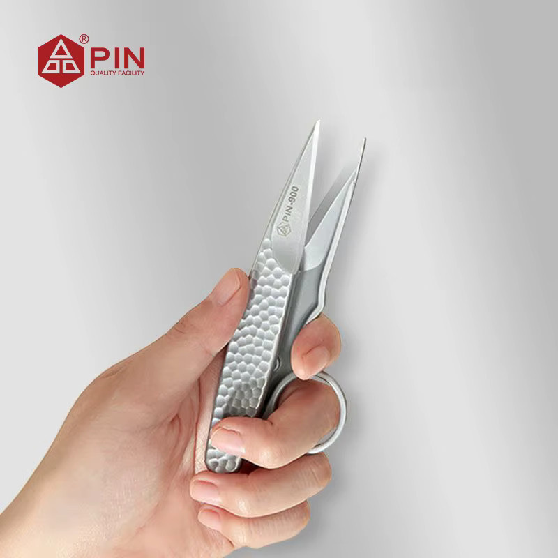 PIN Stickerei Schere aus Edelstahl in Silber für DIY und Nähzubehör - Bild 4