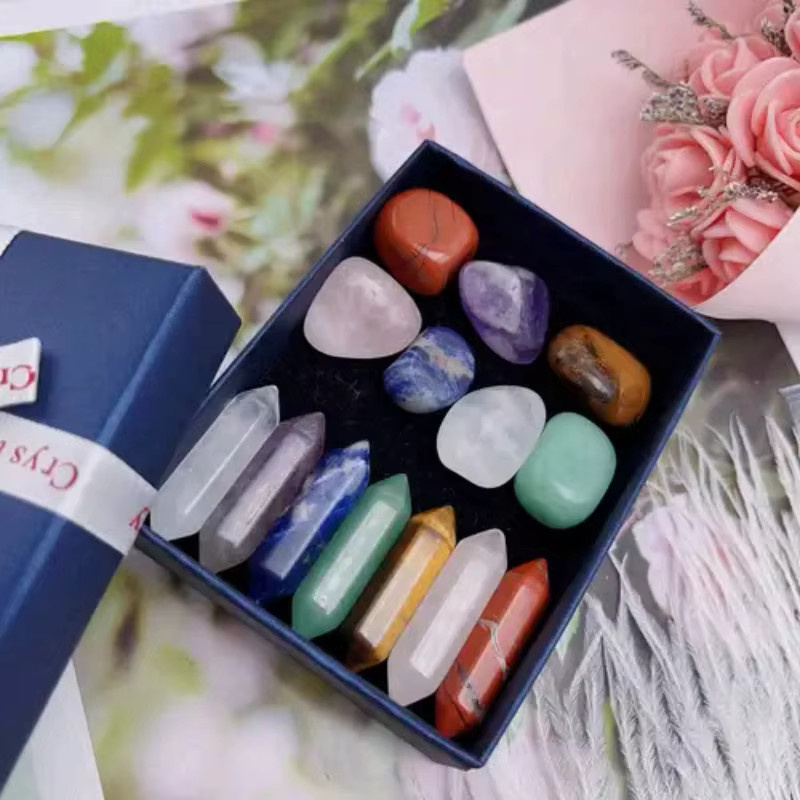 CrystalHola Set aus 7 Chakra-Doppelspitzen und getrommelten Stein-Kristallen in Multicolour - Bild 4