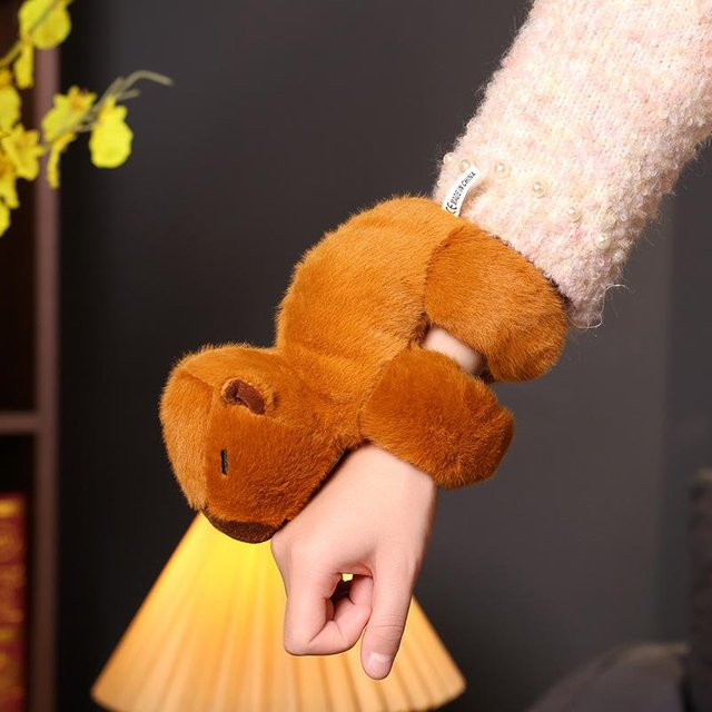 Kidsly Capybara Klatschkreis-Spielzeug, Slap Snap Wrap Armband, Plüsch, ab 3 Jahre - Bild 1