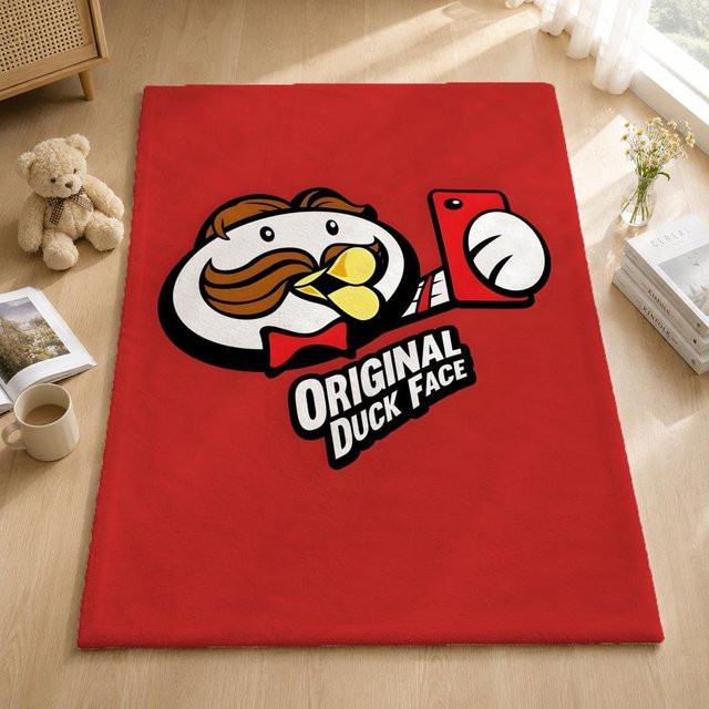 Weiche und warme Flanell-Decke mit Pringles Snack-Design von JMG Household Supplies, Farbe Rot, B/H: 75 x 100 cm - Bild 1
