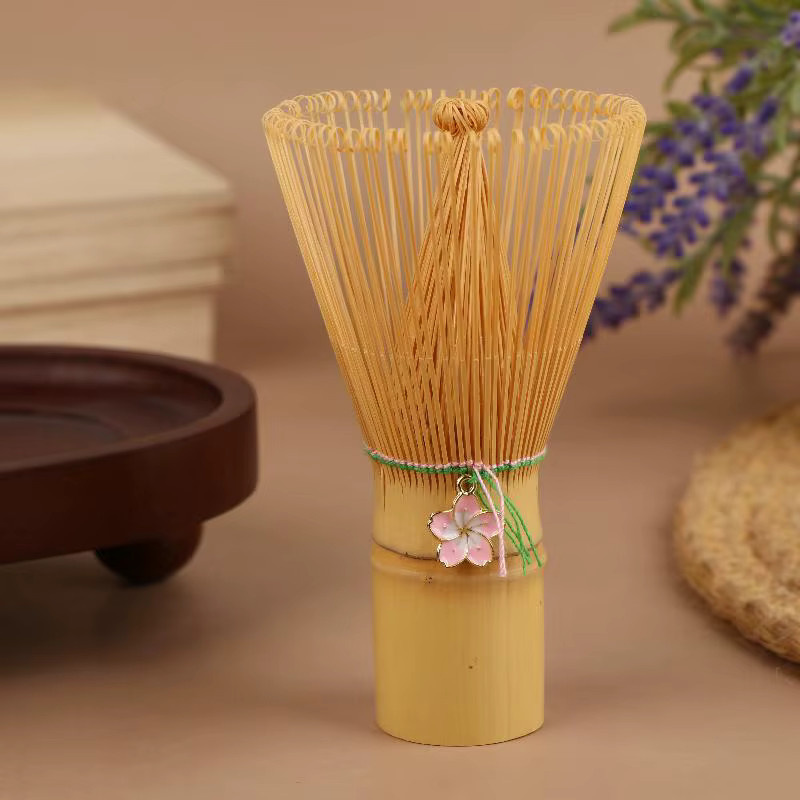 HNKMP Matcha Chasen Bambus Schneebesen mit Kirschblüten-Anhänger in Beige - Bild 3