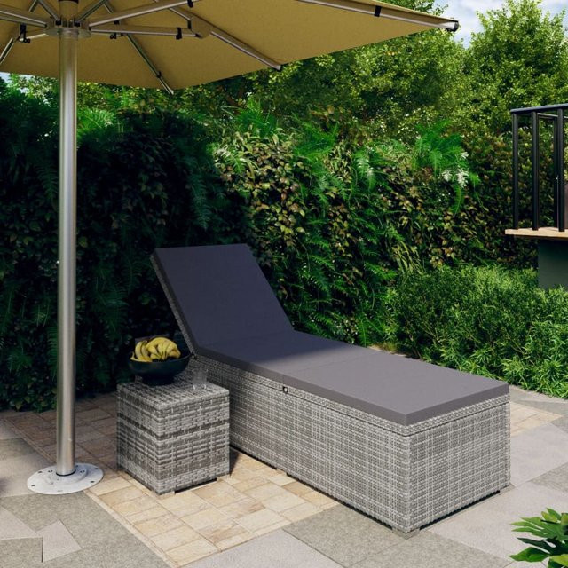 vidaXL Sonnenliege aus Poly Rattan mit Auflage und Teetisch in Grau - Bild 2