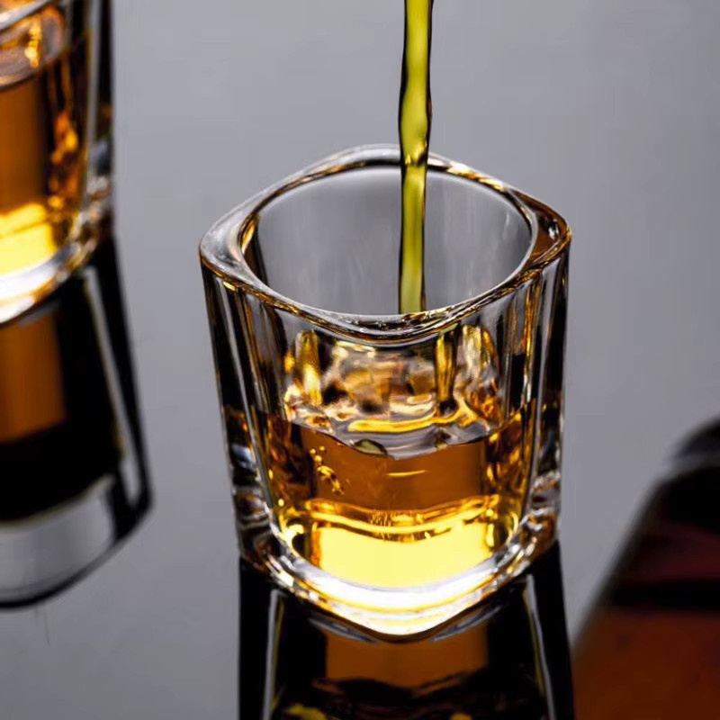 6er Set transparente Schnapsgläser aus Glas mit 60 ml Füllmenge - Bild 2