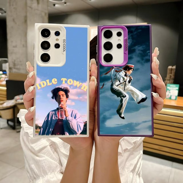 Conan Silikon Handyhülle für Samsung Galaxy S25 Edge S24 S23 S22 S21 S20 Ultra in Grau mit bunten Silber-Akzenten - Bild 1
