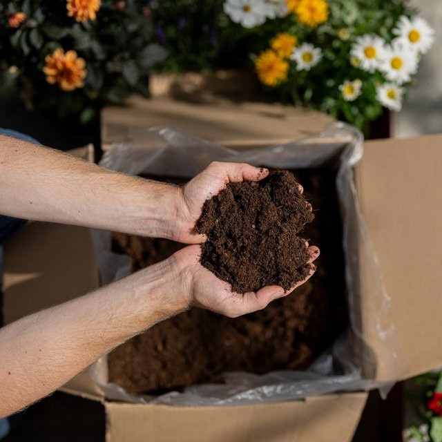 Floragard Bio Hochbeeterde für Gemüse- und Kräutergärten, 60 kg, Braun - Bild 1
