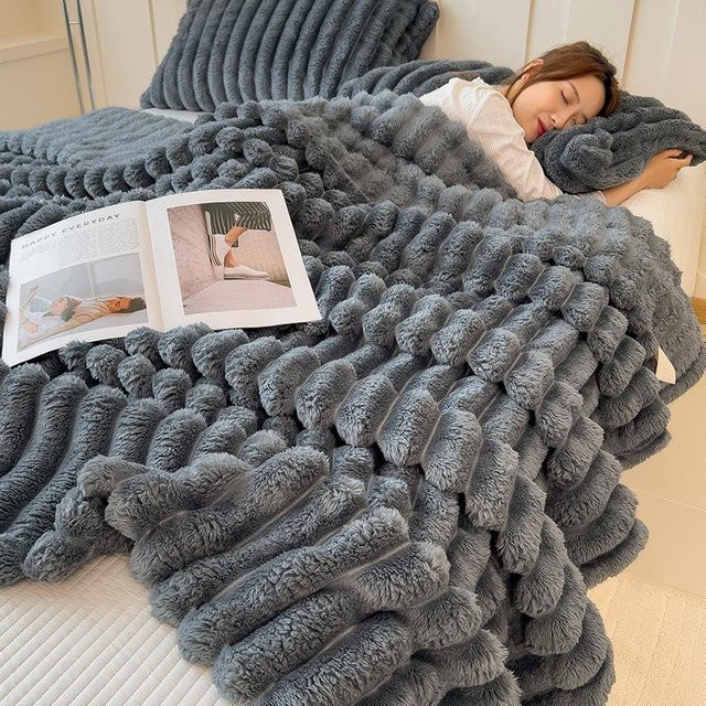Falei Plüschdecke Korallensamt-Überwurfdecke aus Fleece, grau, B/B: 150 x 200 cm - Bild 1