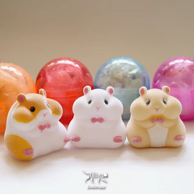 Bandai Japan Leuchtende Hamster Kapsel, Blind Box, Beflockte Hamster Figur, ab 3 Jahre - Bild 1