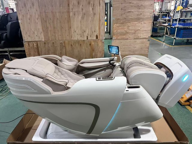 OUCEY Dual-Core 4D SL-Track Zero-Gravity Ganzkörper-Massagesessel mit 3D Thai Stretch und elektrischer Beinhebung in Weiß-Gold mit Kunstleder-Bezug - Bild 1