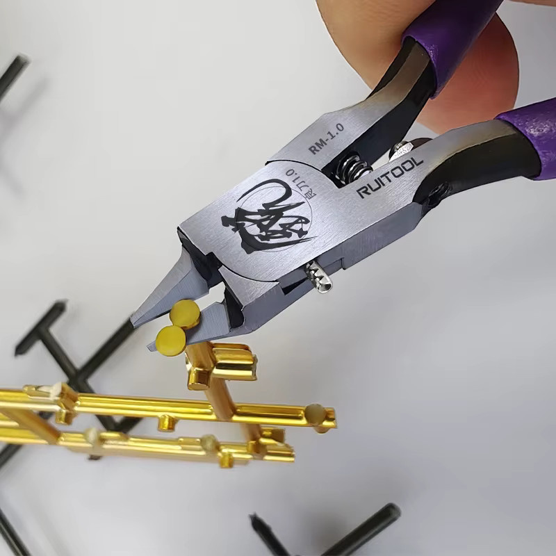 RUITOOL Modellzange aus Chrom-Vanadium in Lila mit ultra dünner Single Blade für Kunststoffmodelle - Bild 3