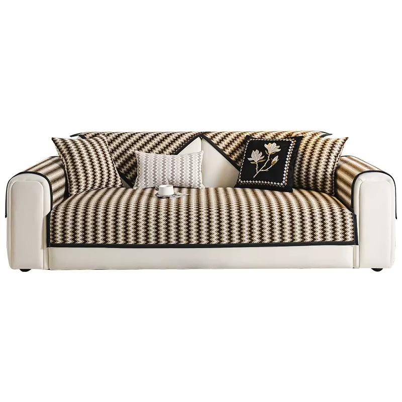 Four Seasons Luxuriöser Sofabezug aus Stoff als schmutzabweisender und rutschfester Schutz für dein Sofa - Bild 2