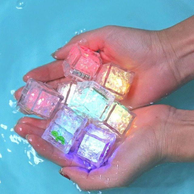Topmix Meerestiere, Badezimmer-Spielzeug, LED-Licht, 12-teiliges Set, ab 3 Jahren - Bild 1