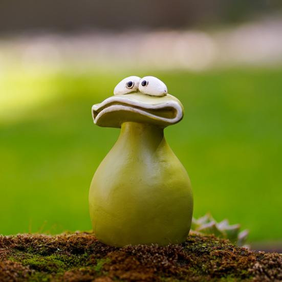 Bunte Big Mouth Frosch Familie Figur aus Harz als wasserdichtes Gartenornament im Cartoon-Design - Bild 5