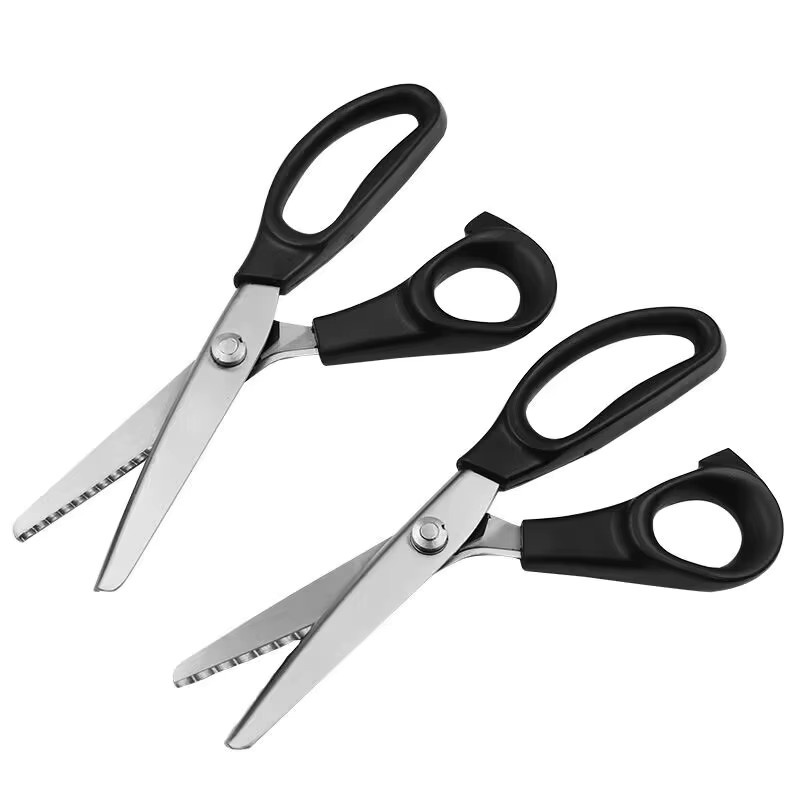 Professionelle Zackenschere aus Edelstahl in Silber für Schneiderei und Stoffhandwerk - Bild 2