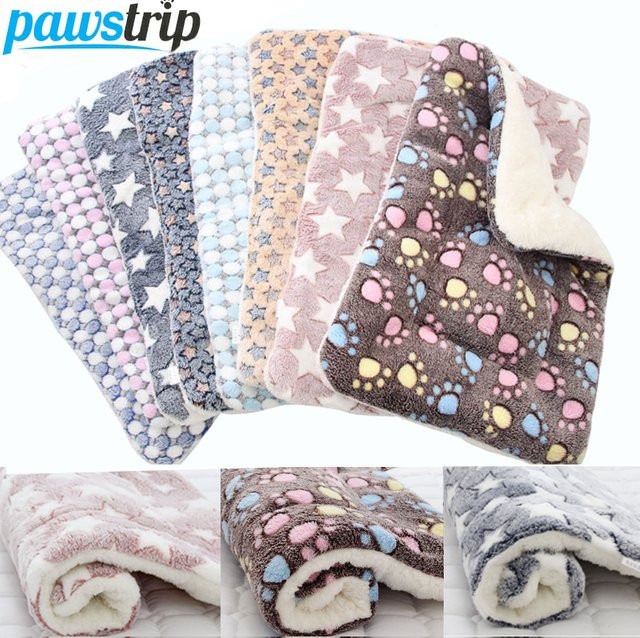 Pawstrip Hundebettmatte aus Flanell in Blau, warme Haustier-Schlafmatte für Hunde und Katzen - Bild 1