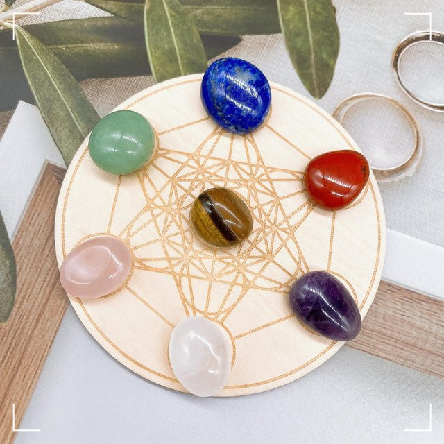 Bestbags 7 Chakra Trommelsteine Set mit Holzpalme und Bergkristall in Multicolour zur Energieheilung und Dekoration - Bild 1