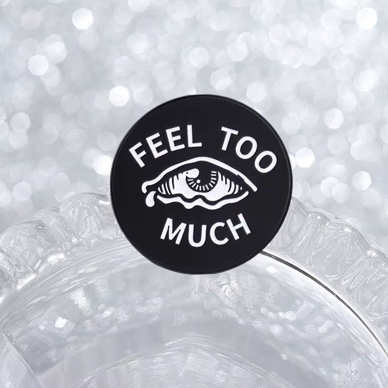 Miss Zoe Emaille-Pins, Broschen mit weinenden Augen, schwarz-weiß, Unisex - Bild 3