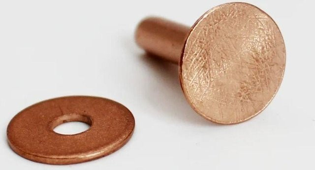 Teenyee Ledernieten aus Kupfer und Messing für Handwerk und Gürtel, 100 Stück, beige, B/T/H: 9 x 3,3 x 7 mm - Bild 1