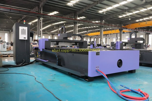 Acctek Faserlaser-Metallschneidemaschine mit AKJ1530F Wasserkühler für Weichstahl und Kohlenstoffstahl - Bild 1