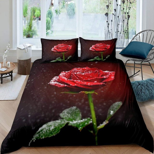 Bettwäsche-Set Your Warm Home mit Rosenblüten-Print in Rot, bestehend aus 1 Bettbezug und 2 Kissenbezügen, B/H: 200 x 200 cm - Bild 1