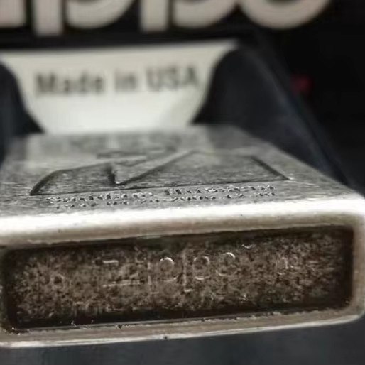 Zippo Gedenkfeuerzeug Saddam Hussein Antik-Design in Silber mit Box - Bild 4