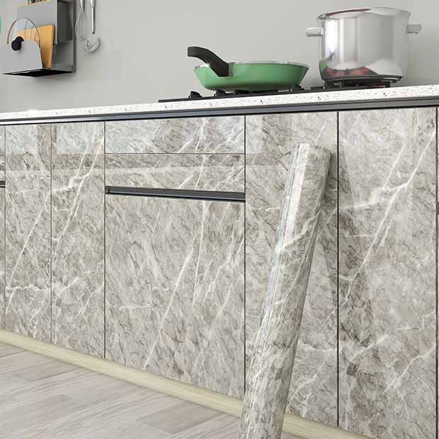 Selbstklebende Marmor Vinylfolie von Home with love in Grau, wasserdicht und ölbeständig zur Renovierung von Küchenschränken und Möbeln, Breite: 60 cm, Länge: 10 m - Bild 1