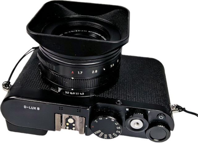 Leica Gegenlichtblende aus Metall für D-LUX 8, quadratisch 43 mm, Schwarz - Bild 1