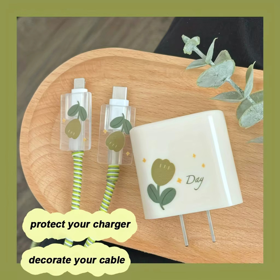 USB-Kabelschutz mit grünem Blumenmuster als Spiralwickler für iPhone Ladegeräte 18W und 20W - Bild 2
