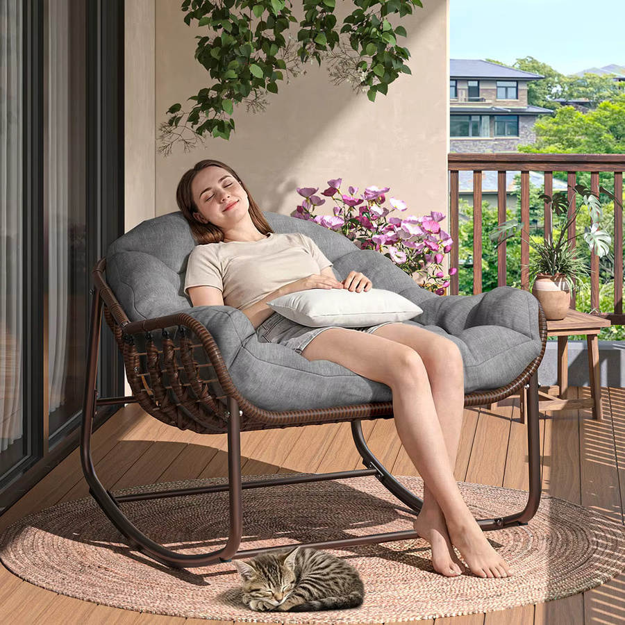 HiMISS Übergroßer Papasan-Schaukelstuhl für die Terrasse mit Rattan-Geflecht und grauem Kissen, Outdoor-Lounge-Schaukelstuhl im Boho-Stil - Bild 2