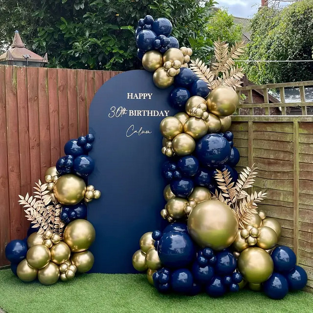 XHLFCJ Luftballon-Set mit 108 Stück in Marineblau und Gold für Girlandenbögen zur Partydekoration bei Geburtstag, Hochzeit oder Silvester - Bild 1
