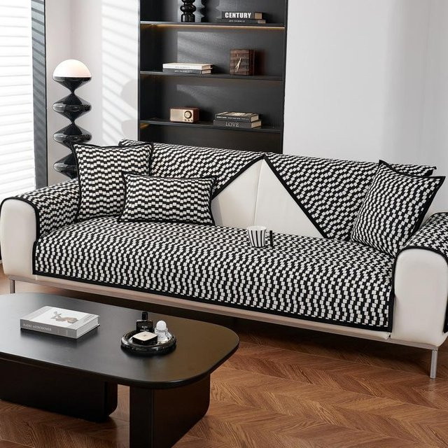 Luxuriöses Chenille Sofakissen von Super Six in Schwarz oder Braun, quadratisch, B/B/B: 60 x 60 x 60 cm, maschinenwaschbar und rutschfest - Bild 1
