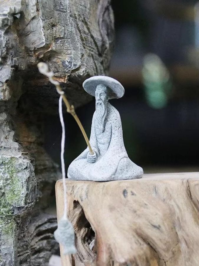 JETTING Mini-Fischer-Statue aus Sandstein in Grau als asiatische Zen-Dekoration für Aquarium und Garten - Bild 6
