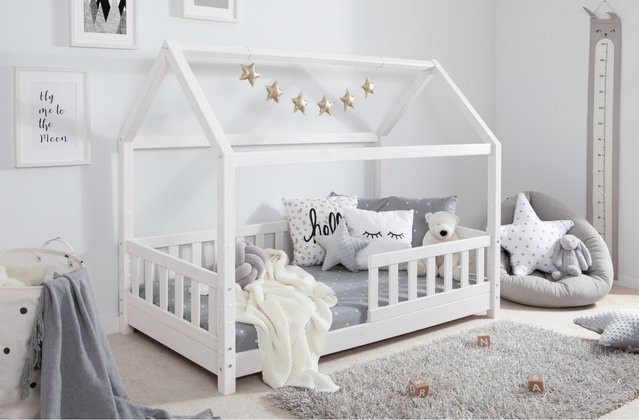 TiCAA Kinderbett Hausbett Kay aus Kiefer Massivholz in Weiß mit Rolllattenrost und variablem Rausfallschutz im Montessori-Stil - Bild 1