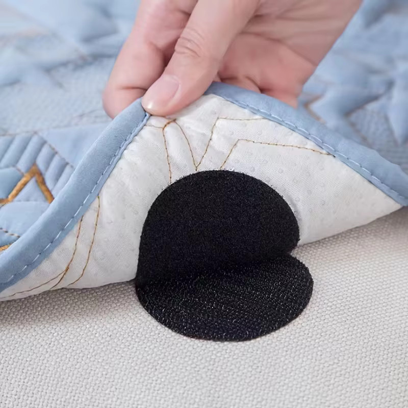 Selbstklebender Klettverschlussstreifen aus Nylon in Schwarz für Couchkissen und Terrassenkissen im Freien - Bild 3
