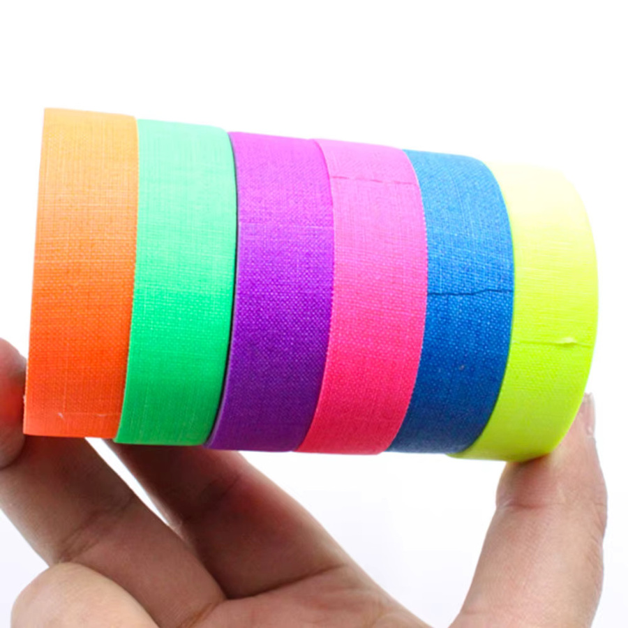 5 Stück selbstklebendes UV-Glüh-Baumwollband in Multicolour als fluoreszierendes Neon-Gaffer zur Sicherheit und Dekoration für Bühne, Party und Heimdekoration - Bild 4