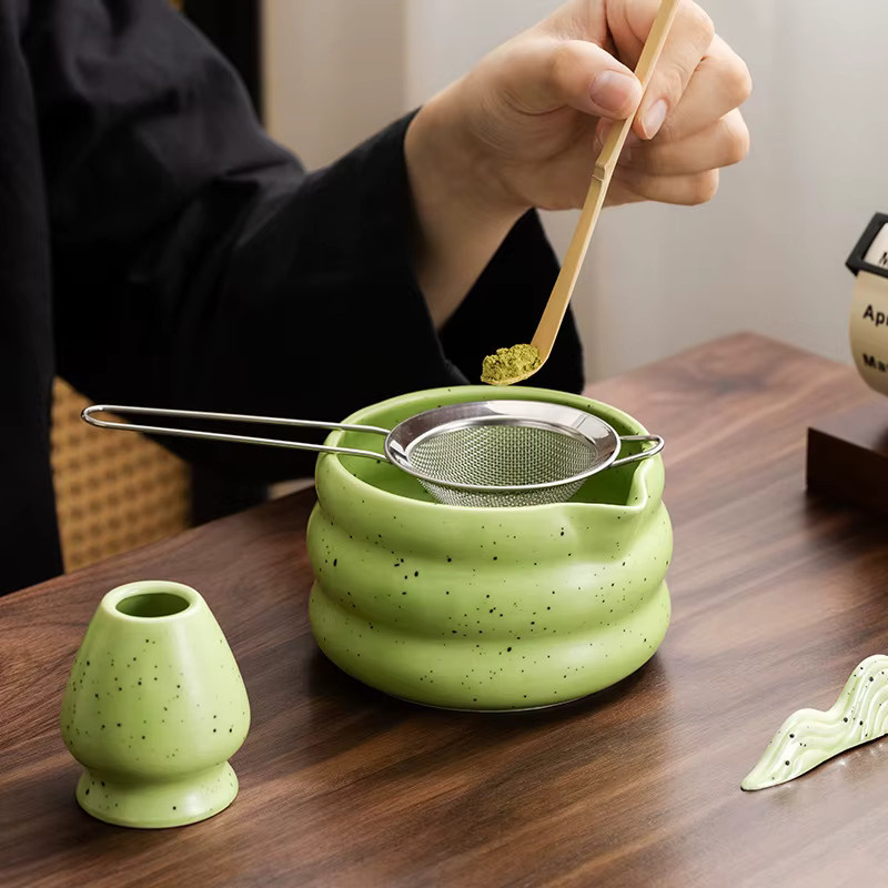 BespritGift 2-teiliges Matcha-Set aus Keramik in Weiß und Grün mit Chawan und Matcha-Schüssel für deine Teezeremonie - Bild 2