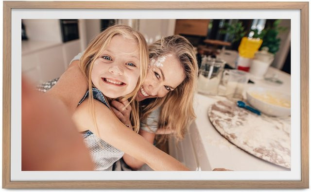 Denver PFF-3263LW Digitaler WiFi-Bilderrahmen mit 32 Zoll IPS-Display, Frameo App, 32GB Speicher, Holzrahmen in Hellbraun/Beige, Breite: 80 cm - Bild 1