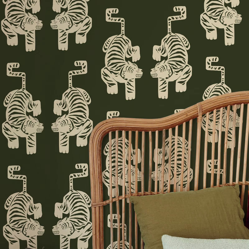 Selbstklebende Pixel&Wall Tiger-Tapete in Olivgrün im Vintage-Azteken-Stil aus Vliesstoff - Bild 4