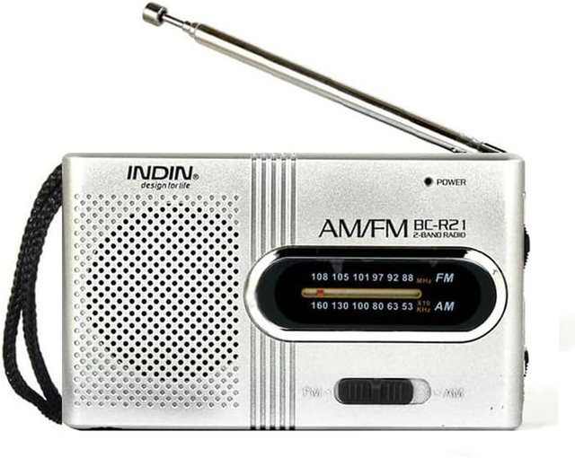 Tragbares AM/FM Taschenradio von YITHOR in Silber mit Lautsprecher und 3,5 mm Kopfhöreranschluss - Bild 1